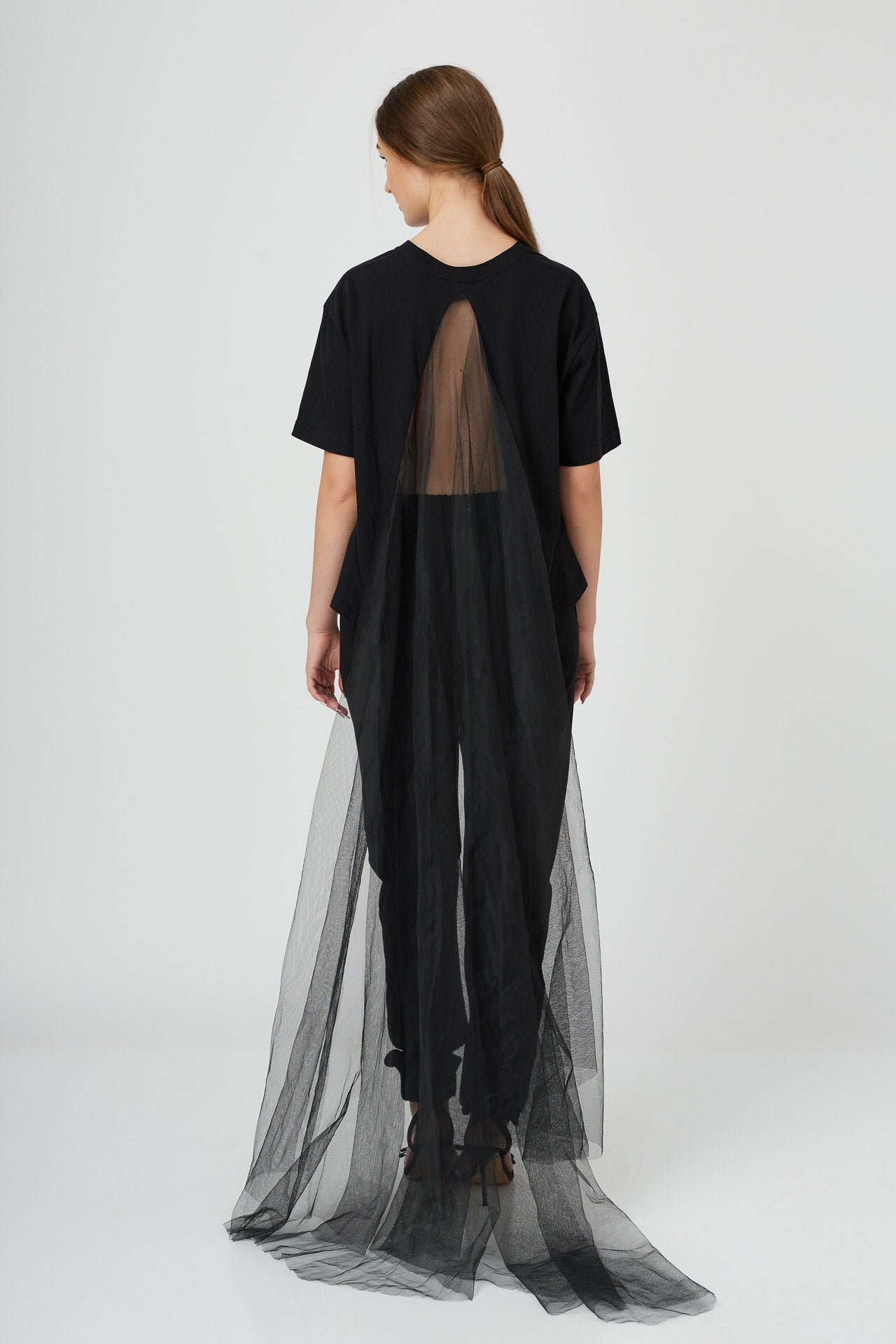 Tricou cu trena din tulle