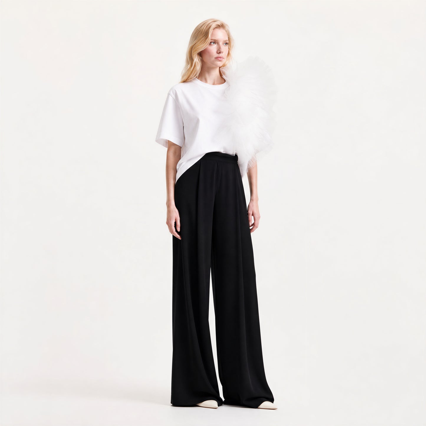 Tricou Alb Oversized Cu Aplicație Din Tulle
