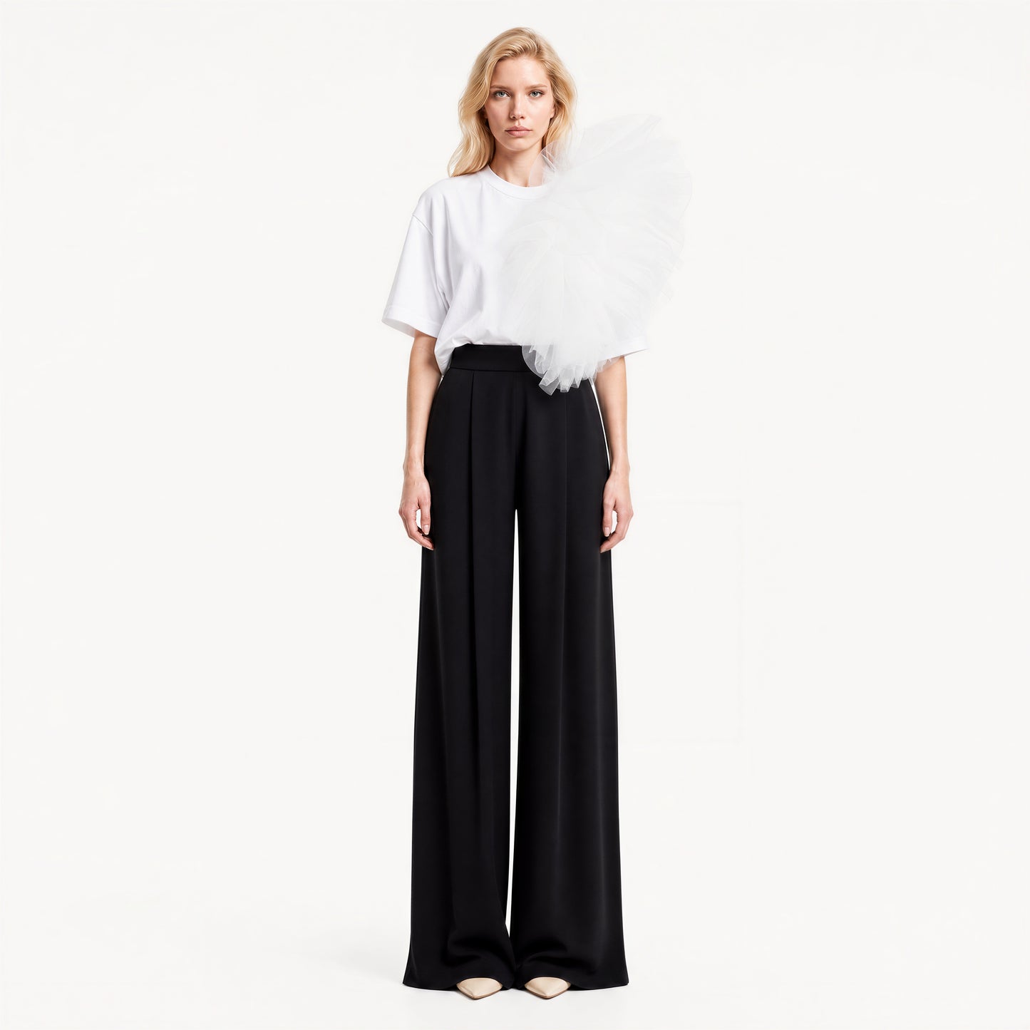 Tricou Alb Oversized Cu Aplicație Din Tulle
