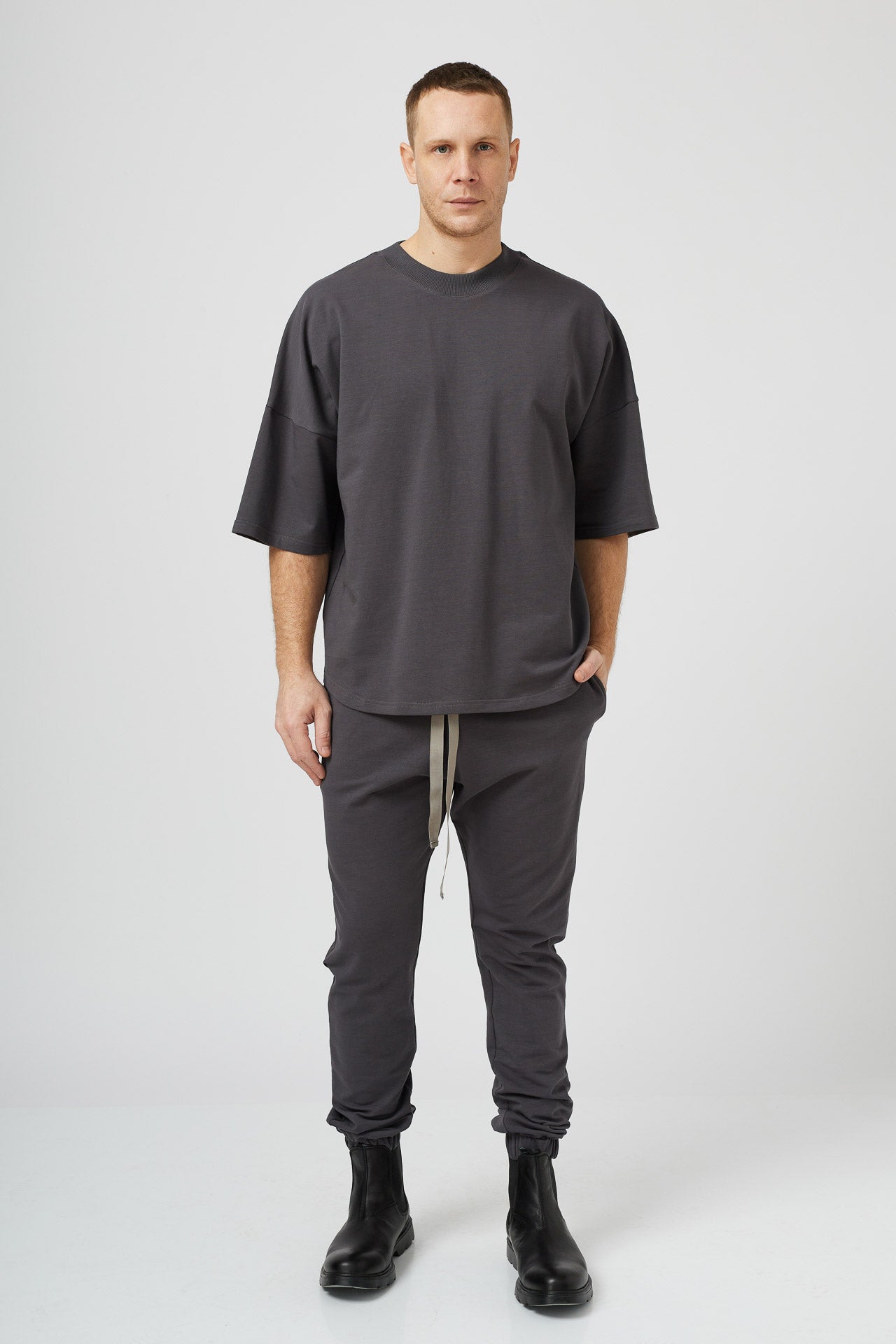 Pantalon Barbatesc Conic Gri