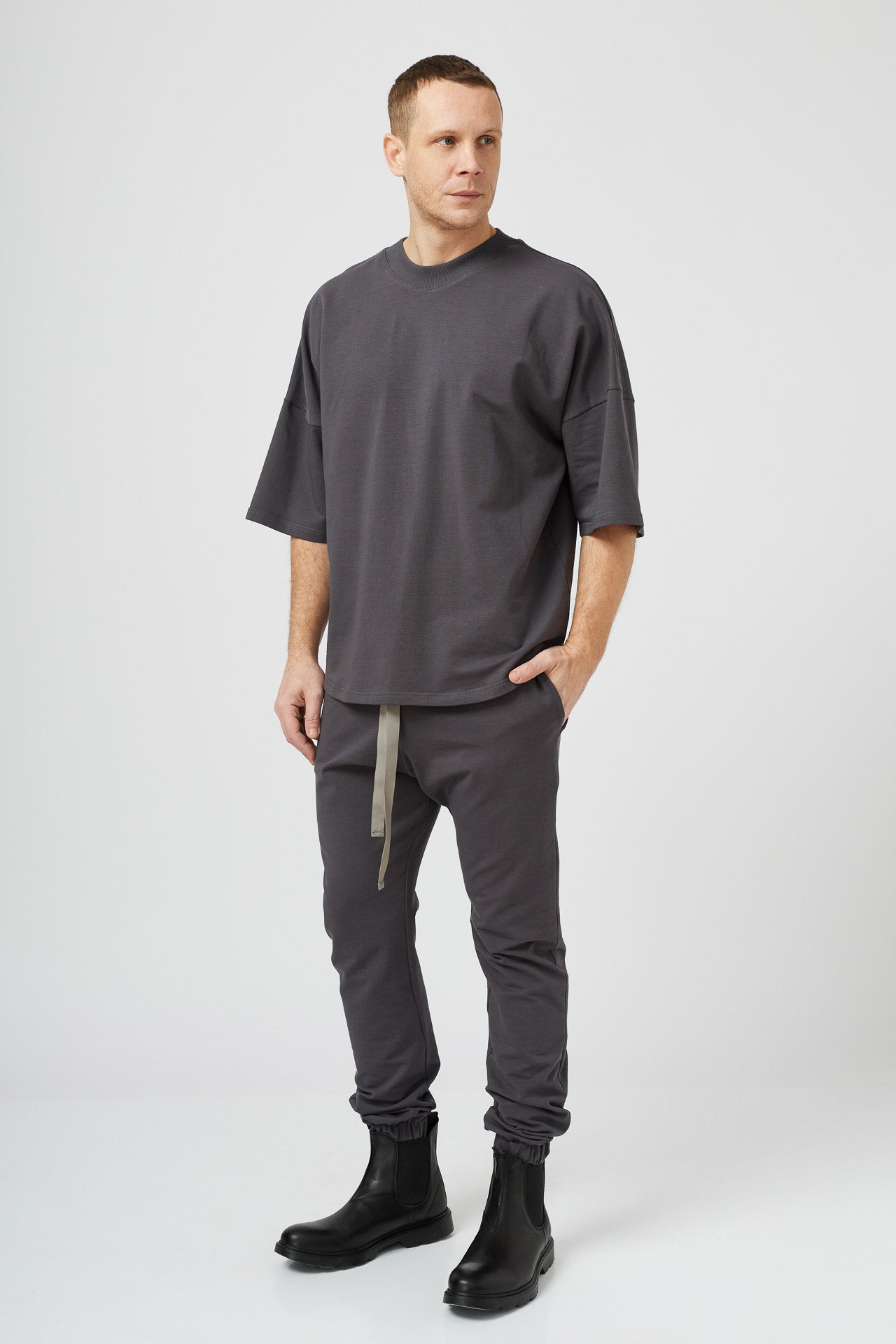 Pantalon Barbatesc Conic Gri