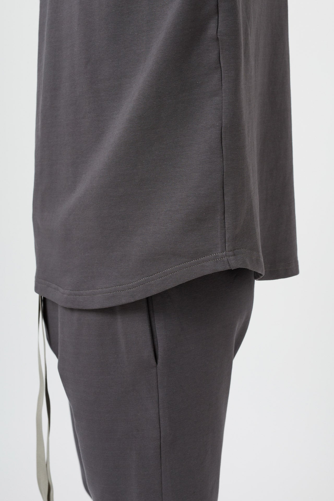 Pantalon Barbatesc Conic Gri