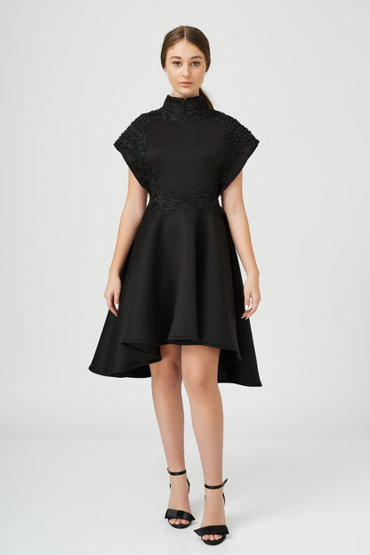 Rochie neagra cu broderie neagra