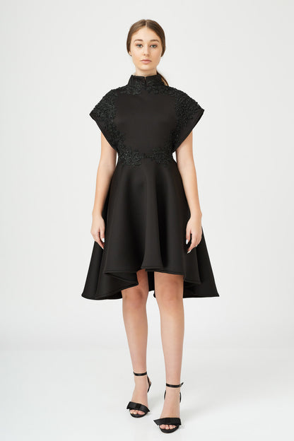 Rochie neagra cu broderie neagra