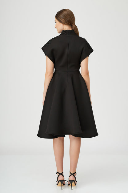 Rochie neagra cu broderie neagra