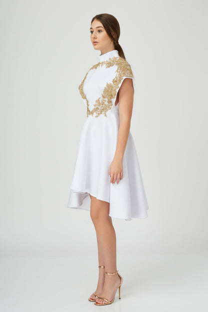 Rochie Alba Cu Broderie Aurie