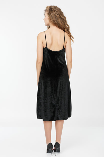 Rochie tip furou din catifea cu insertii din dantela